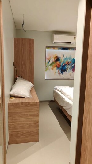 Room in 2 BHK Apartment at Mulund East – for Sale