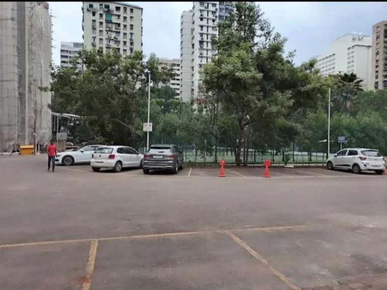  Parking, cuffe parade Commercial Office Space 2200 Sq.Ft. In Cuffe Parade Mumbai 10361504
