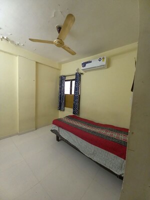 Bedroom in 2 BHK Apartment at Vastrapur – for Rent
