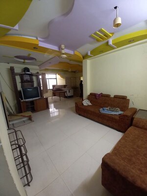 Team Area in 2 BHK Apartment at Vastrapur – for Rent