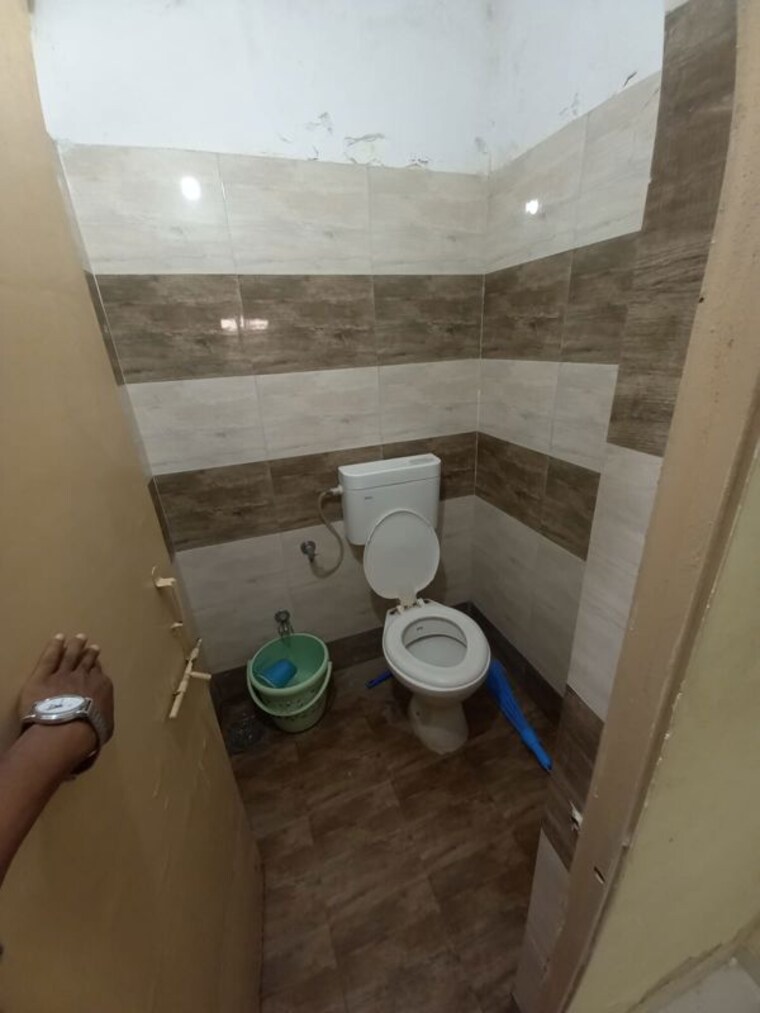 Bathroom, vastrapur 2 Bedroom 1100 Sq.Ft. Apartment In Vastrapur Ahmedabad 10361516