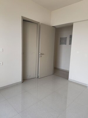 Room in 3 BHK Apartment at Hiranandani Fortune City, New Panvel – for Sale
