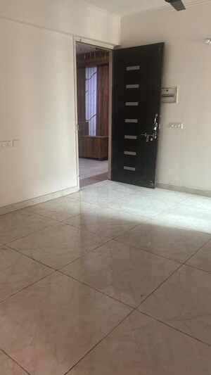Room in 3 BHK Apartment at UPAVP Ganga Yamuna And Hindon Enclave, Pratap Vihar – for Rent