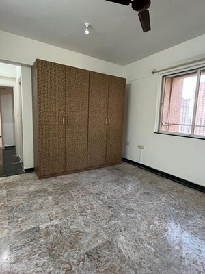 Room in 3 BHK Apartment at Hiranandani Avalon, Powai – for Rent