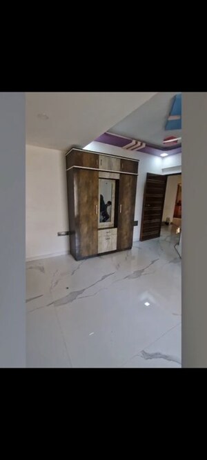 Room in 2 BHK Apartment at Dadar West – for Rent