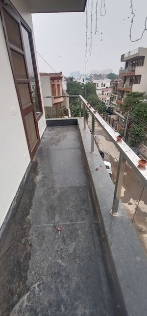 Balcony in 2 BHK Builder Floor at Huda Market, Sector 31 – for Rent
