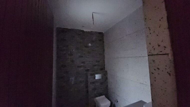 Bathroom, preet colony 3 Bedroom 2000 Sq.Ft. Apartment In Preet Colony Zirakpur 10361588