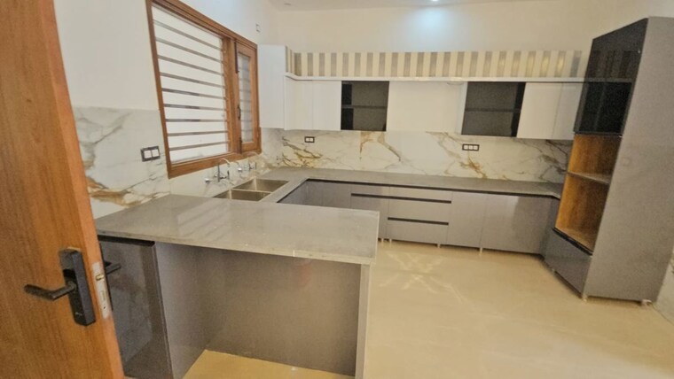 Kitchen, preet colony 3 Bedroom 2000 Sq.Ft. Apartment In Preet Colony Zirakpur 10361588