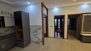 Room in 3 BHK Apartment at Preet Colony – for Rent