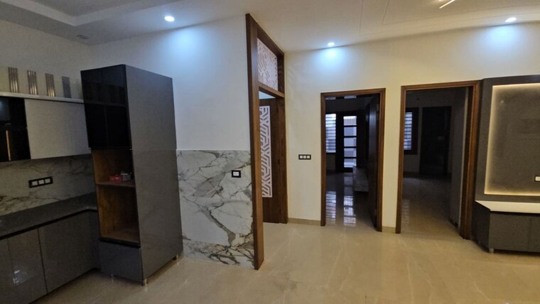 Room, preet colony 3 Bedroom 2000 Sq.Ft. Apartment In Preet Colony Zirakpur 10361588