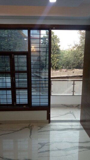 Room in 3 BHK Builder Floor at Khirki Extension – for Sale