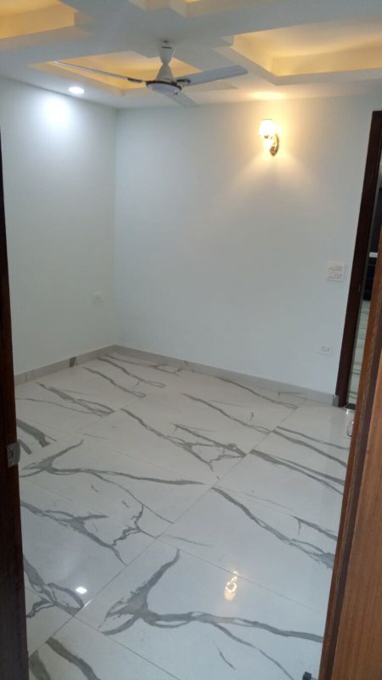 Room, khirki extension 3 Bedroom 1010 Sq.Ft. Builder Floor In Khirki Extension Delhi 10102091