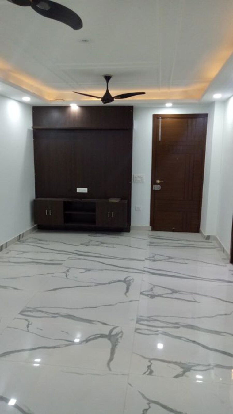 Room, khirki extension 3 Bedroom 1010 Sq.Ft. Builder Floor In Khirki Extension Delhi 10102091