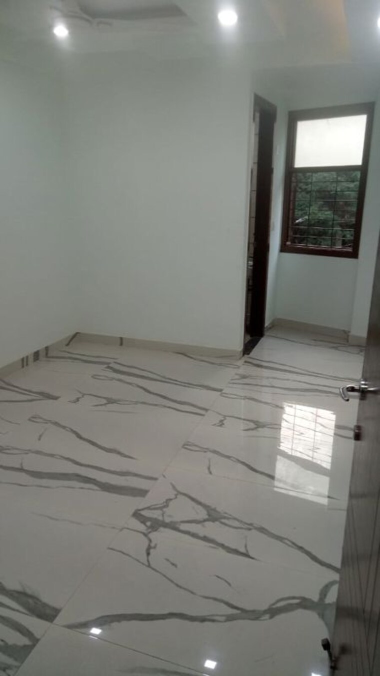 Room, khirki extension 3 Bedroom 1010 Sq.Ft. Builder Floor In Khirki Extension Delhi 10102091