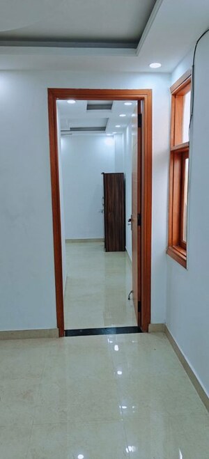 Building Lobby in 1 BHK Builder Floor at Sheikh Sarai – for Sale
