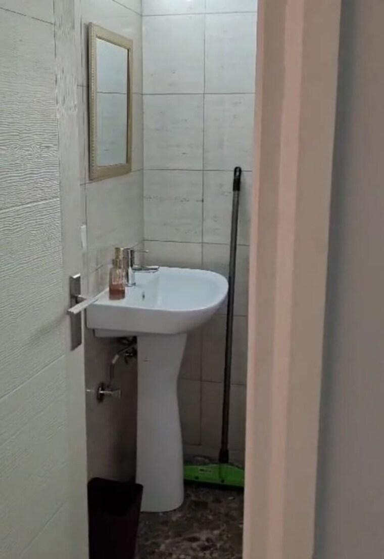 Bathroom, sbp-gateway-of-dreams 2 Bedroom 1150 Sq.Ft. Apartment In Dhakoli Zirakpur 10361606