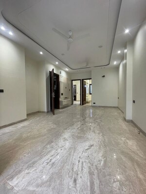 Room in 3 BHK Builder Floor at Ashok Vihar – for Sale
