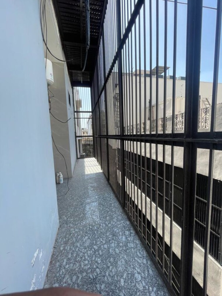 Balcony, ashok vihar 3 Bedroom 150 Sq.Yd. Builder Floor In Ashok Vihar Delhi 10361612