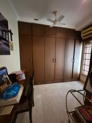 Bedroom in 4 BHK Apartment at Bandra West – for Rent