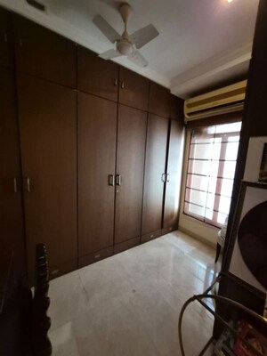 Bathroom in 4 BHK Apartment at Bandra West – for Rent