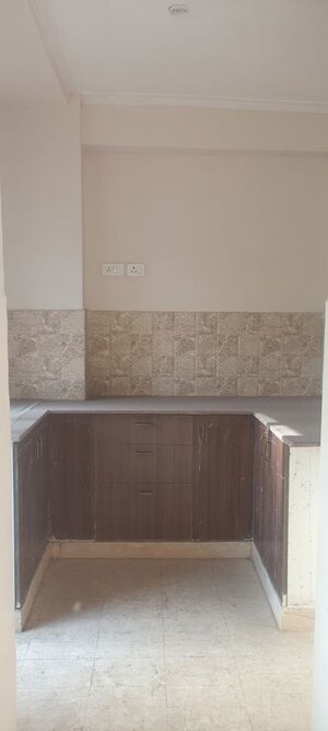 Furnished Amenities in 3 BHK Apartment at Amrapali Kingswood, Sector 4 Greater Noida – for Sale
