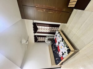 Furnished Amenities in 3 BHK Builder Floor at Naraina – for Rent