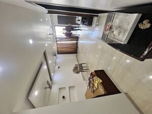 Furnished Amenities in 3 BHK Builder Floor at Naraina – for Rent