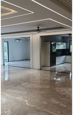 3 BHK + Pooja Room,Servant Room,Extra Room Builder Floor For Sale in Parklands