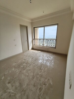 Room in 3 BHK Apartment at Hiranandani Fortune City, New Panvel – for Sale