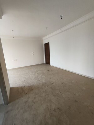 Room in 3 BHK Apartment at Hiranandani Fortune City, New Panvel – for Sale