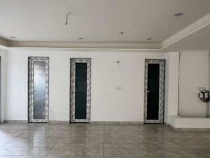   Showroom at Sector 82 – for Rent
