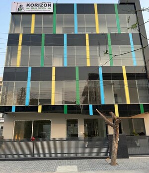  Showroom For Rent in Sector 82