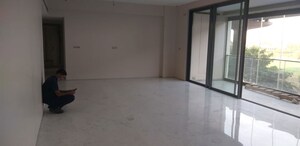 Room in 5 BHK Apartment at Rustomjee Elements, Andheri West – for Sale