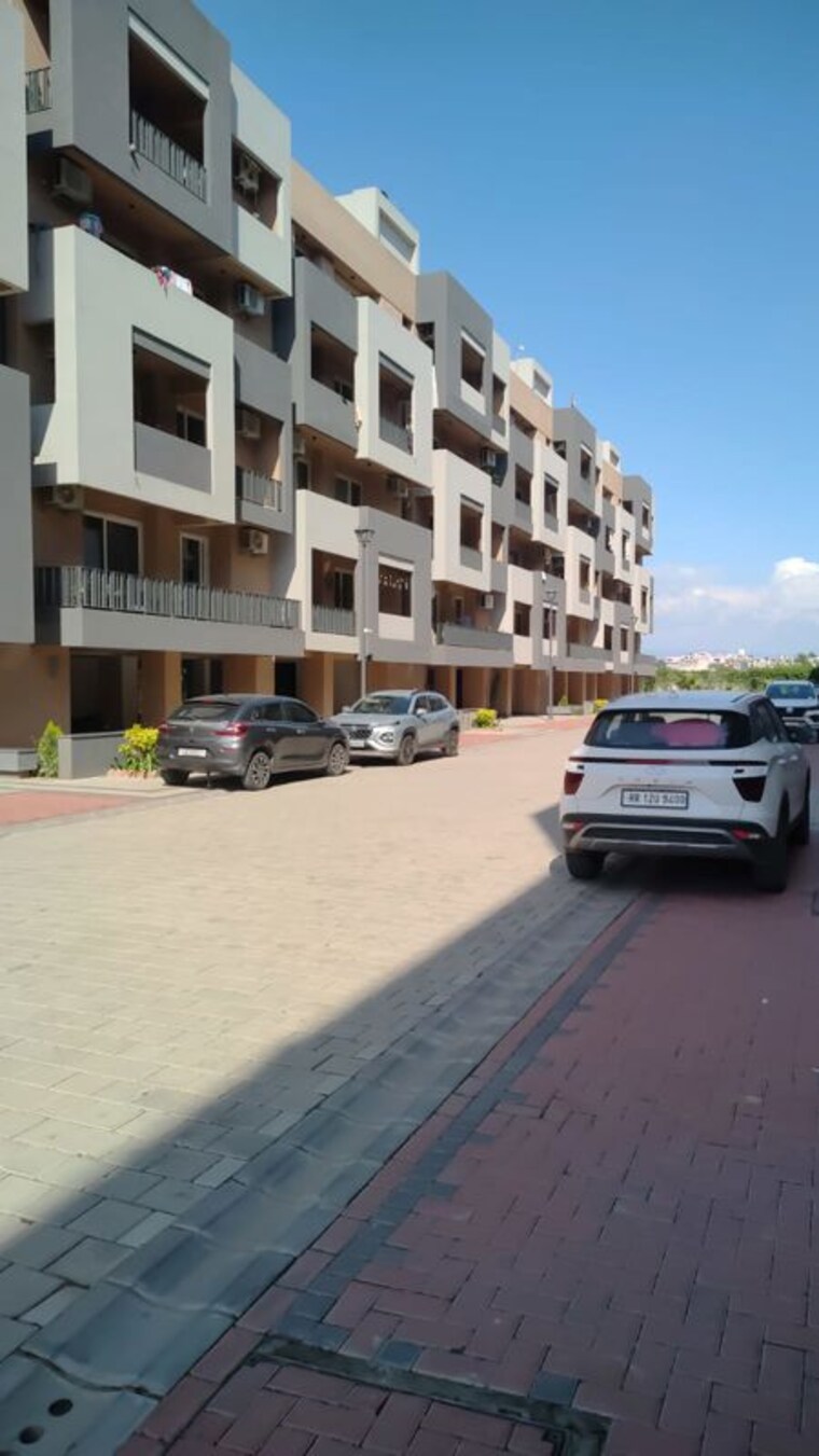  Parking, sav-gulnaar-meadows 3 Bedroom 1800 Sq.Ft. Apartment In Ambala Highway Zirakpur 10361700