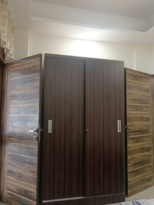 Furnished Amenities in 3 BHK Builder Floor at Jalvayu Vihar – for Rent