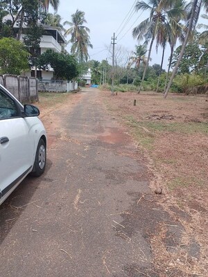   Plot at Kaiparambu jn – for Sale