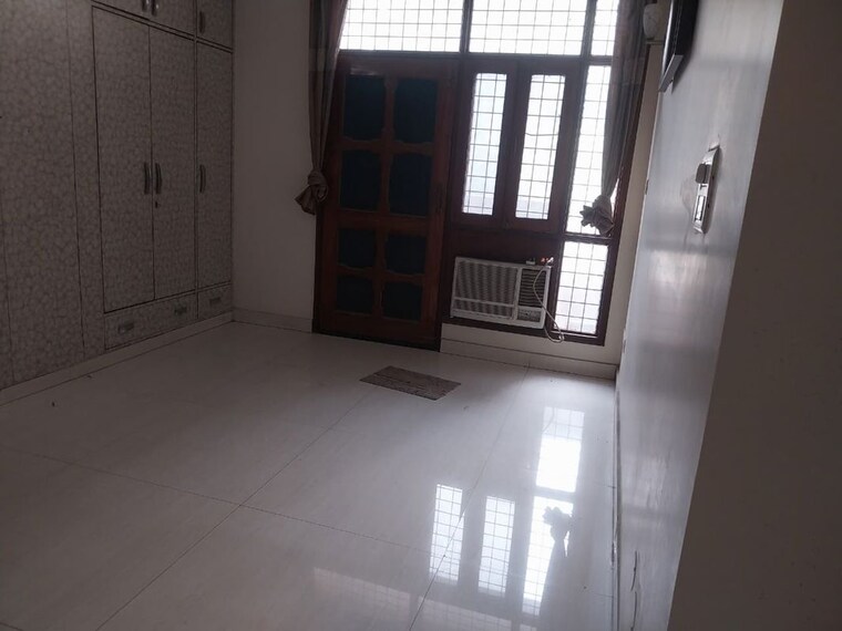 Room, lajpat nagar i 2 Bedroom 100 Sq.Yd. Builder Floor In Lajpat Nagar I Delhi 10361763