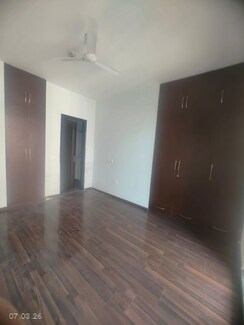 3.5 BHK + Servant Room Apartment For Rent in Microtek Greenburg