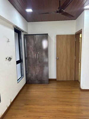 Bedroom in 2 BHK Apartment at Chembur – for Rent