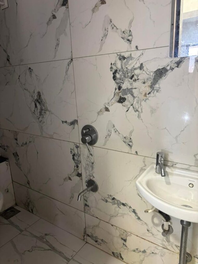 Bathroom, chembur 2 Bedroom 845 Sq.Ft. Apartment In Chembur Mumbai 10361814