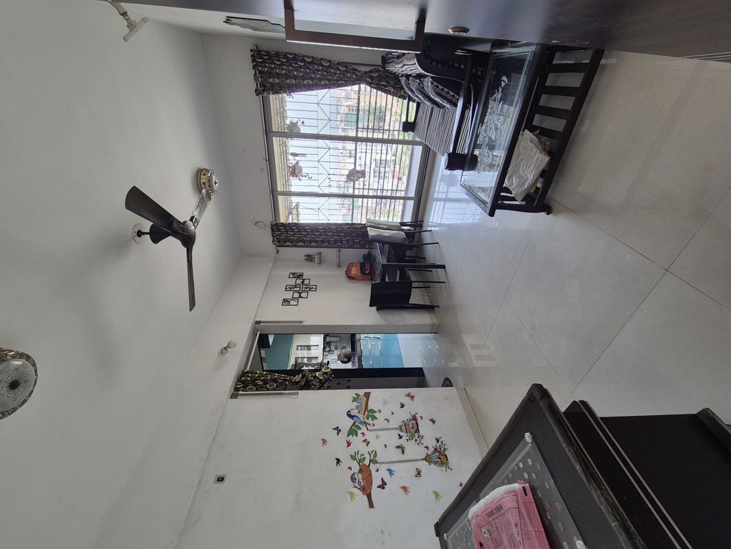 1 BHK 650 Sq.Ft. Apartment in Unimont Sapphire