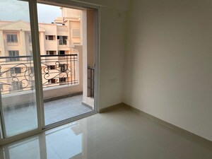 Room in 3 BHK Apartment at Nirmiti Ragdari Apartments, Aundh – for Rent