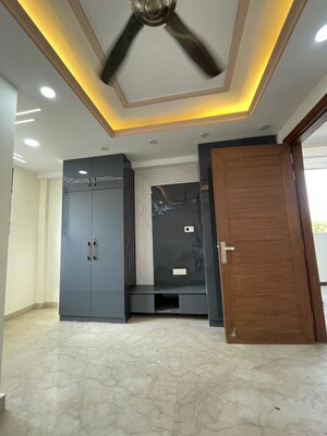 Building Lobby in 4 BHK Builder Floor at Malka Ganj – for Sale