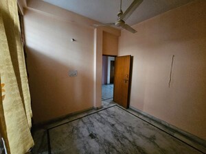 Room in 2 BHK Builder Floor at Phi Iii Greater Noida – for Rent