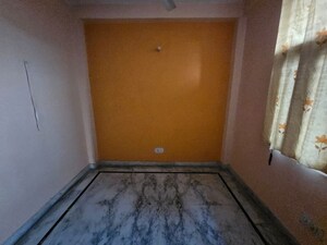 Room in 2 BHK Builder Floor at Phi Iii Greater Noida – for Rent