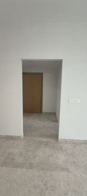 Room in 2.5 BHK Apartment at Ireo The Corridors, Sector 67a – for Rent