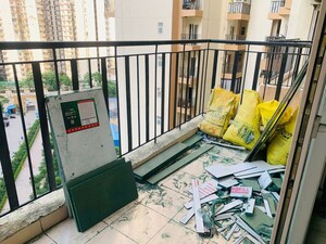 Balcony in 3.5 BHK Apartment at Amrapali Centurian Park Phase II, Tech Zone 4 Greater Noida – for Rent