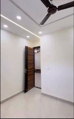 Room in 3 BHK Builder Floor at RPS Palm Drive, Sector 88 – for Sale