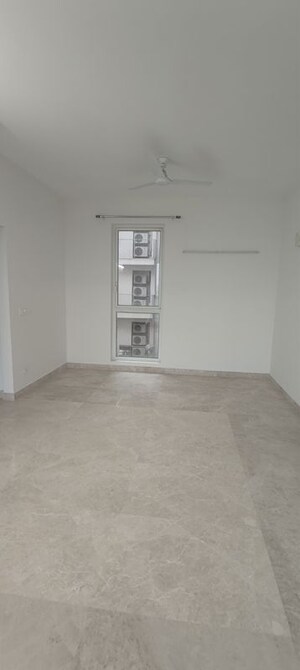Room in 3 BHK Apartment at Ireo The Corridors, Sector 67a – for Rent