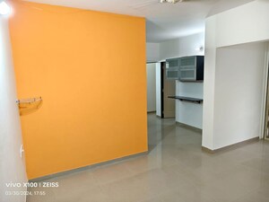 Room in 2 BHK Apartment at Anand Green Crest, Hadapsar – for Rent